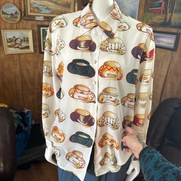 Vintage Tea Cup Blouse - Picture 3 of 6